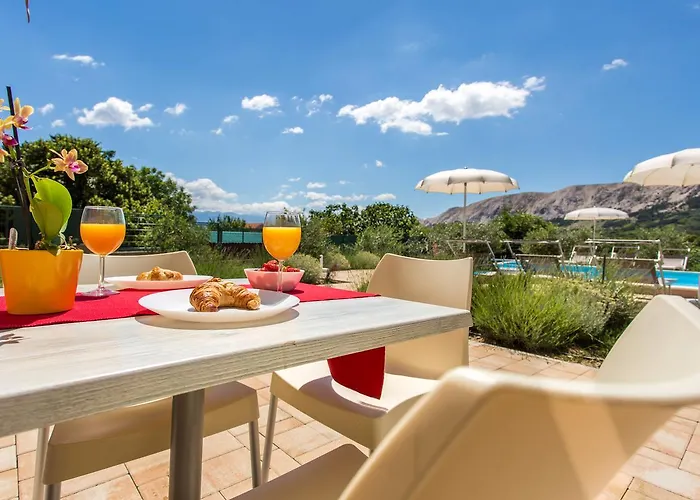 Viktorija 2 * Baška