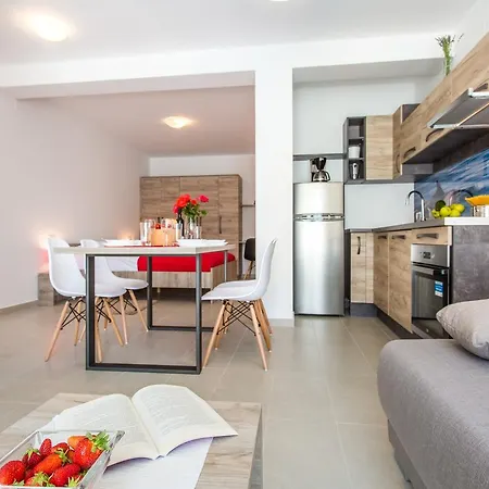 Apartmán Viktorija 2 *