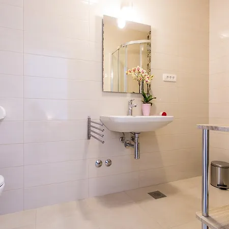 Viktorija 2 Apartmán *